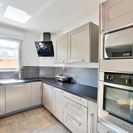 2 Bedroom Stunning In Orange * Orange (Vaucluse)
