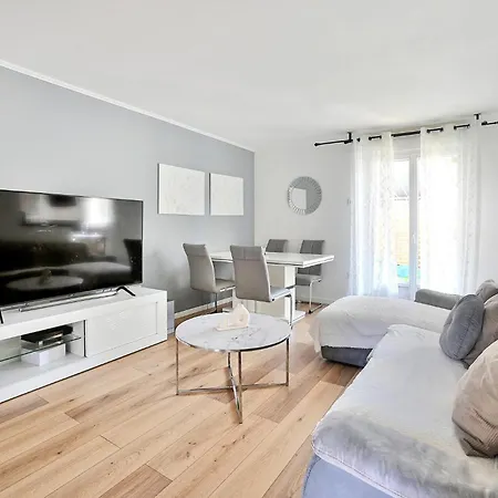 2 Bedroom Stunning In Orange